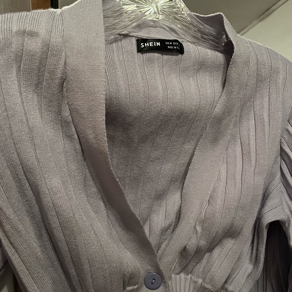 🛍️ Button front lantern sleeve ribbed knit cardigan - Picture 3 of 10